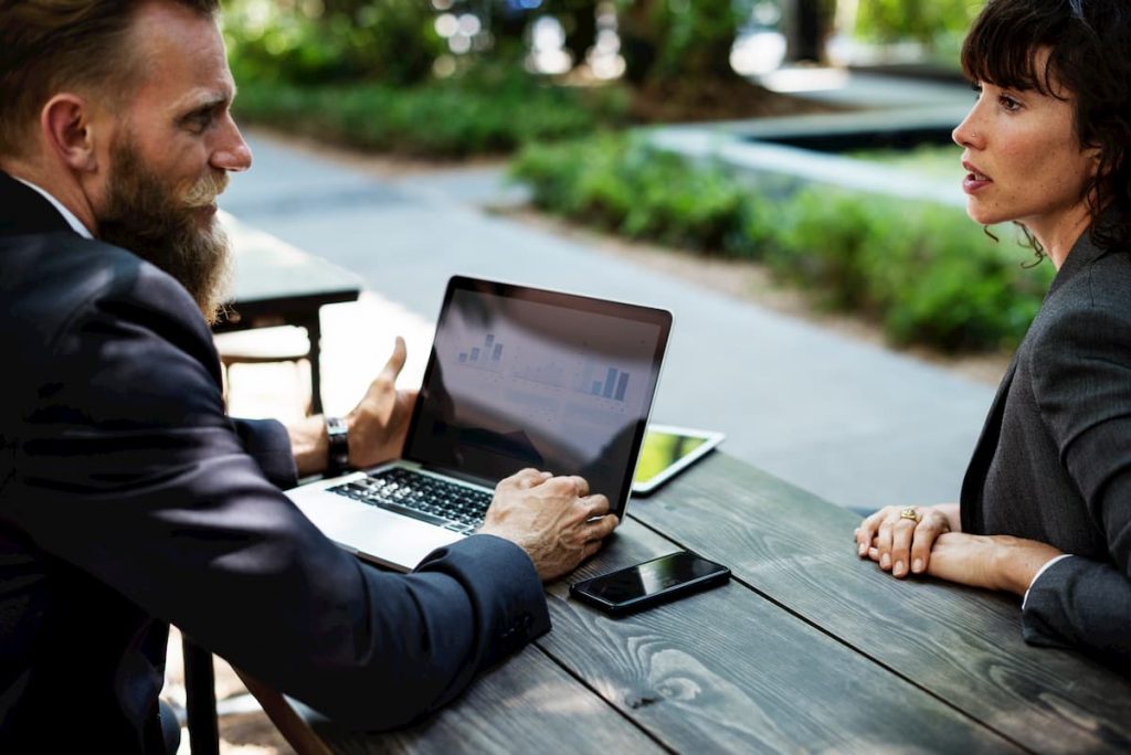 Woman talking and man listening - Photo by rawpixel.com from Pexels